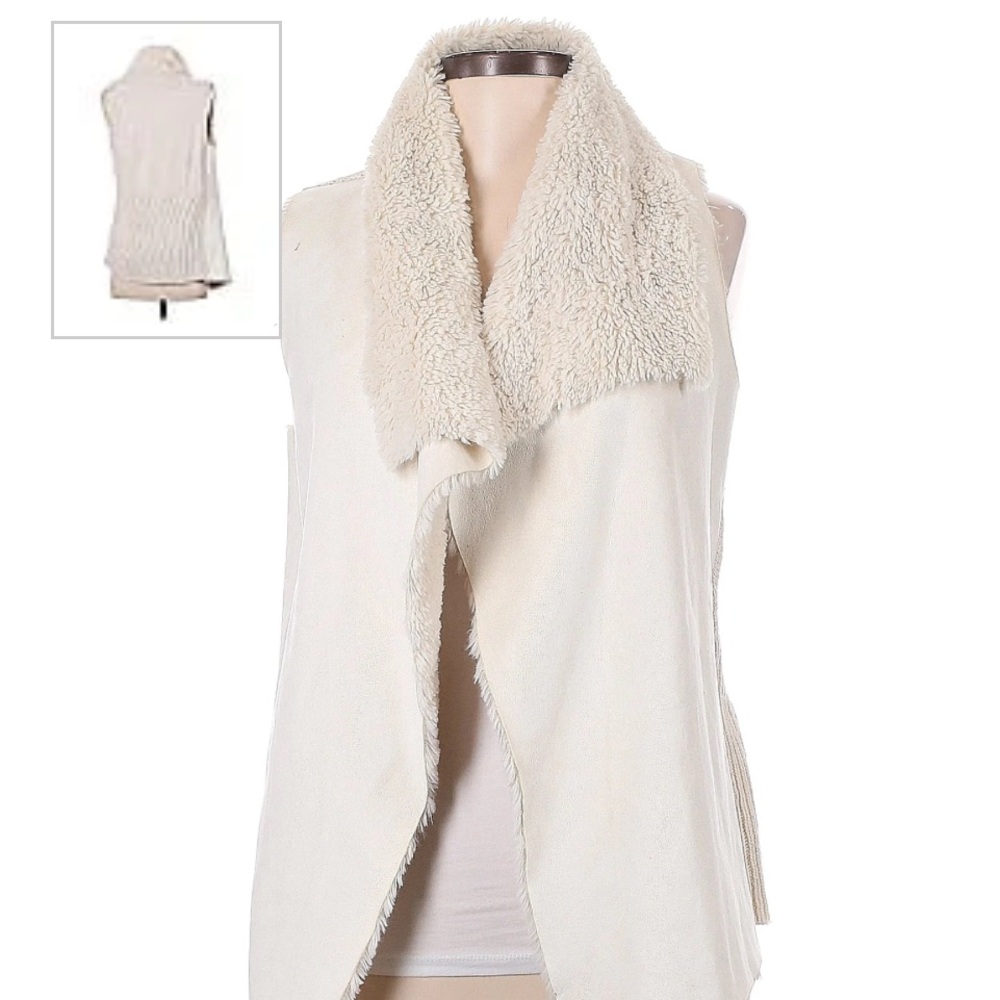 Women’s vest by Romeo & Juliet.